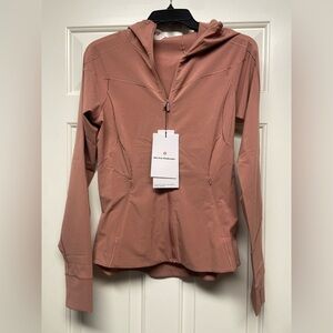 Lululemon mist over windbreaker red size 4